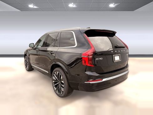 New 2026 Volvo XC90 B5 Ultra image 3