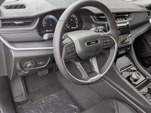 New 2025 Jeep Grand Cherokee Laredo X w/ Luxury Tech Group I image 3