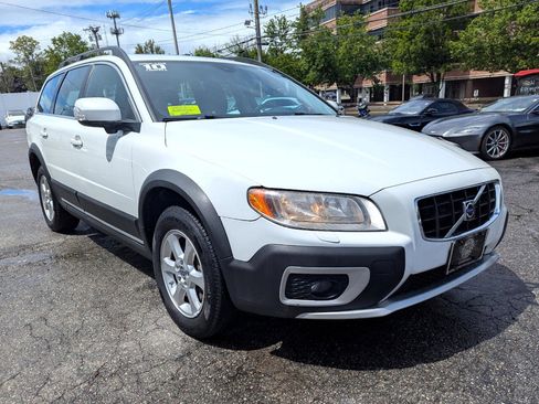 Used 2010 Volvo XC70 3.2 image 5