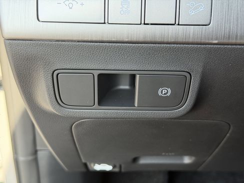 Used 2026 Hyundai Kona SEL Sport FWD image 21