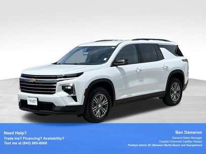 Used 2025 Chevrolet Traverse LT
