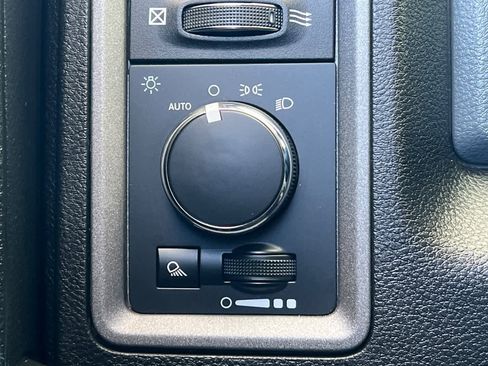 Used 2019 RAM 1500 Tradesman image 31