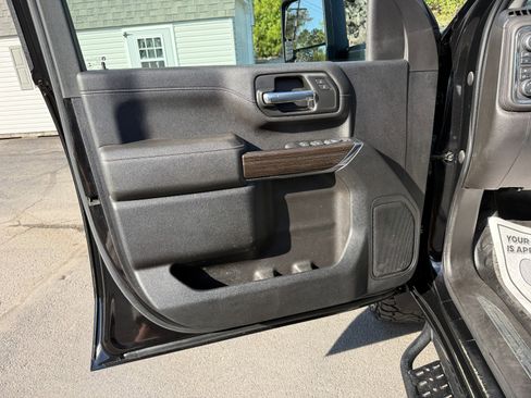 Used 2022 Chevrolet Silverado 3500 LT w/ Convenience Package AWD/4WD image 15