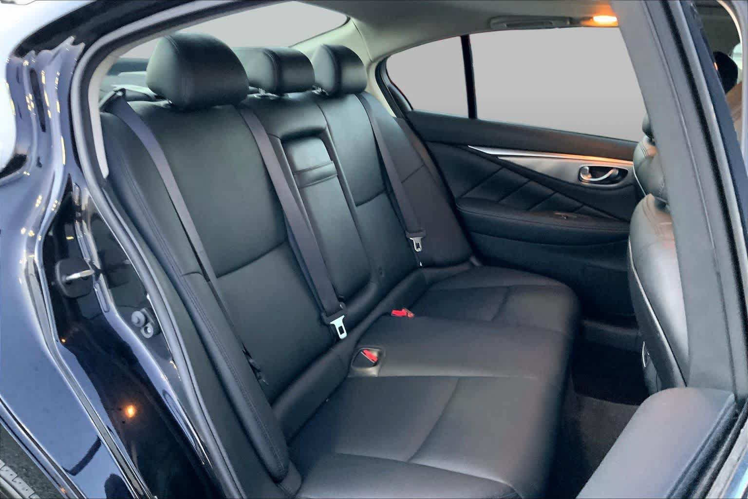 Used 2016 INFINITI Q50 Premium RWD image 18