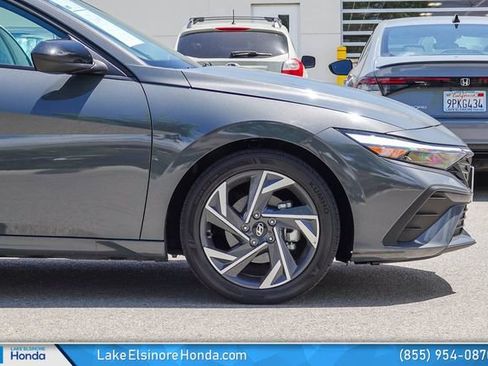 Used 2025 Hyundai Elantra Sport FWD image 7