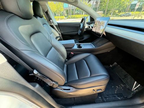 Used 2023 Tesla Model Y Long Range image 16