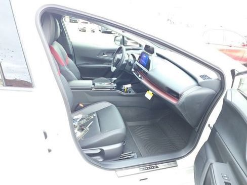 New 2026 Toyota Prius Plug-In Hybrid image 10