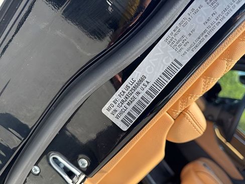 Used 2025 Jeep Grand Cherokee L Summit image 42