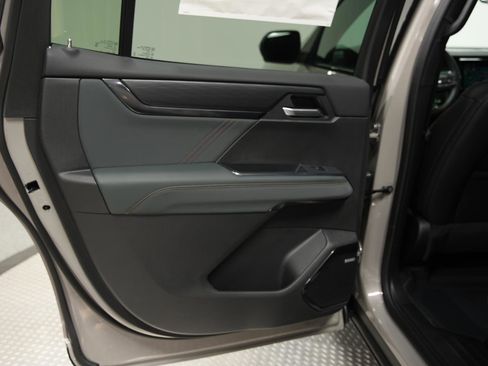 New 2026 GMC Acadia AT4 w/ Luxury Package image 21