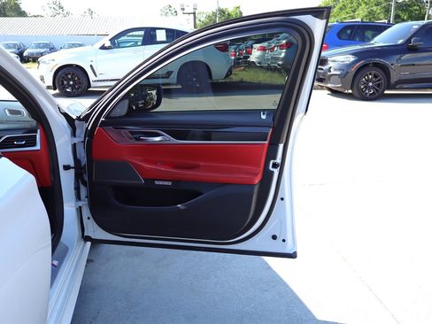 Used 2018 BMW 750i RWD image 41