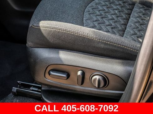 Used 2023 Chevrolet Equinox LT w/ Driver Convenience Package FWD image 33