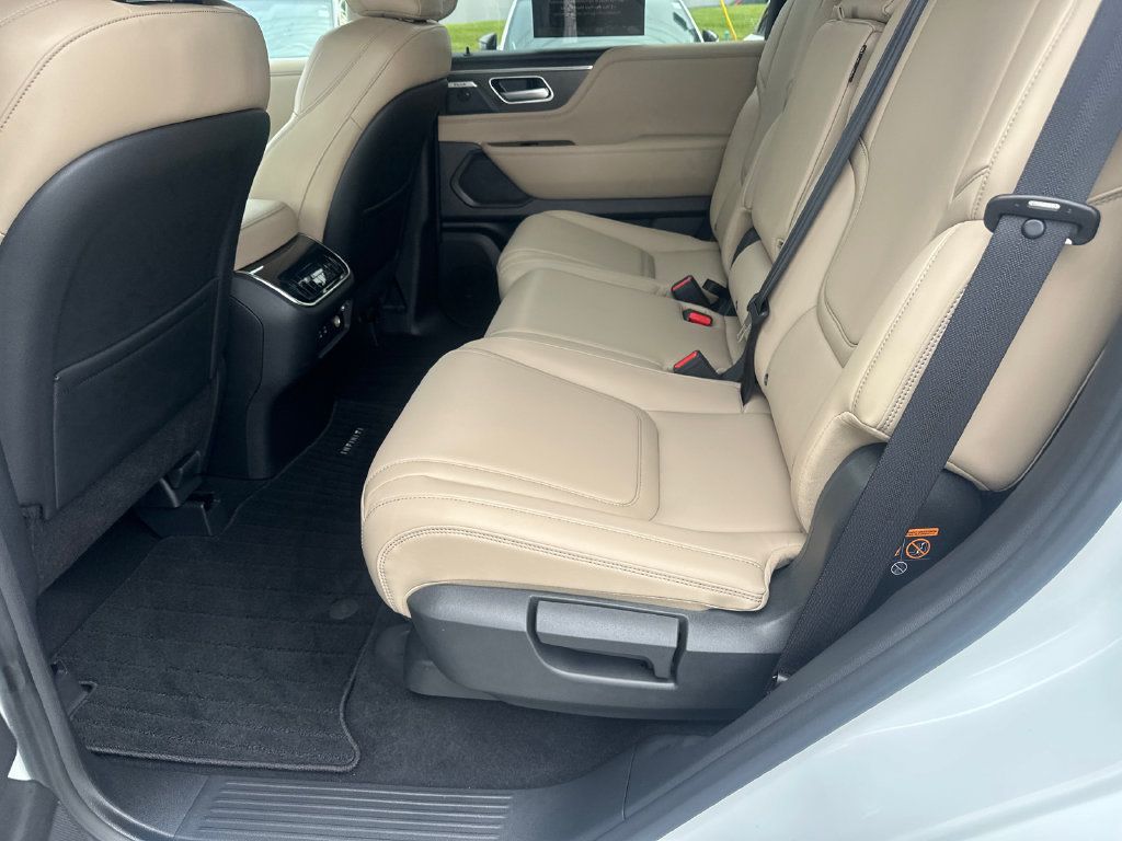 Certified 2026 INFINITI QX80 Pure w/ Cargo Package RWD image 17