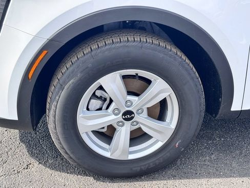 New 2026 Kia Sorento LX FWD image 9