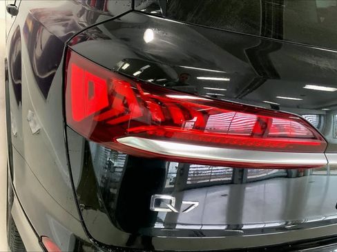 Used 2022 Audi Q7 Premium Plus image 29
