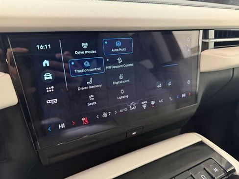 New 2025 Lincoln Navigator Reserve AWD/4WD image 37