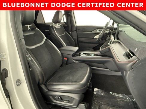 Used 2025 Ford Explorer ST RWD image 18