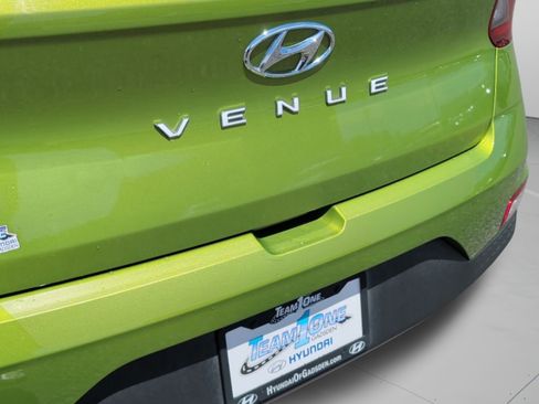 Used 2024 Hyundai Venue SEL FWD image 44