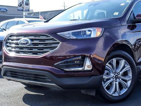 Certified 2024 Ford Edge Titanium image 3