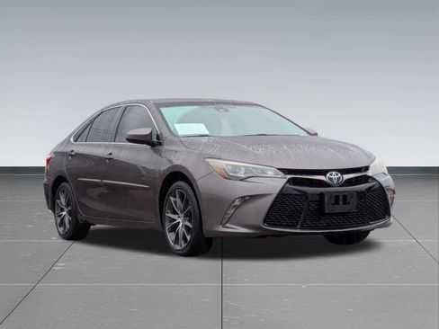 Used 2015 Toyota Camry XSE image 8