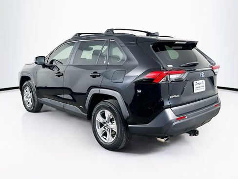 Used 2022 Toyota RAV4 XLE w/ Convenience Package AWD/4WD image 4