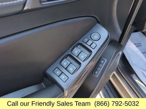 Used 2019 GMC Yukon SLT w/ Open Road Package AWD/4WD image 14