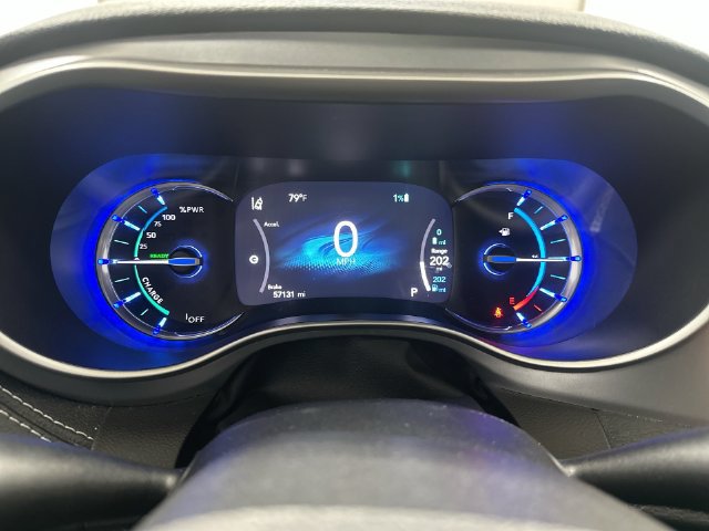 Used 2022 Chrysler Pacifica Touring-L w/ Uconnect Theater Family Group FWD image 12