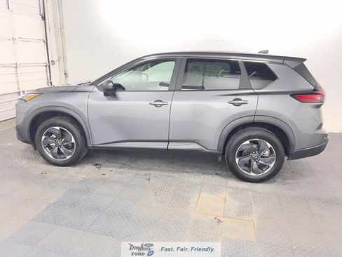 Used 2025 Nissan Rogue SV AWD/4WD image 4