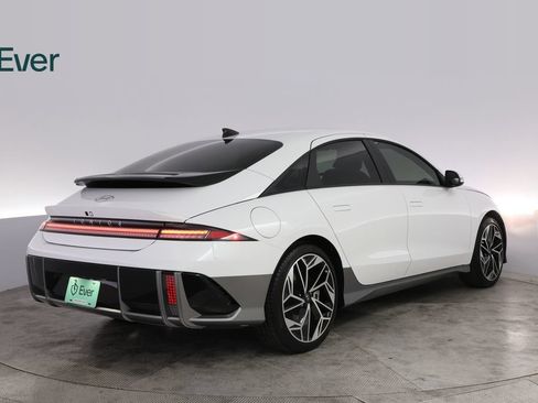 Used 2025 Hyundai Ioniq 6 SEL RWD image 3