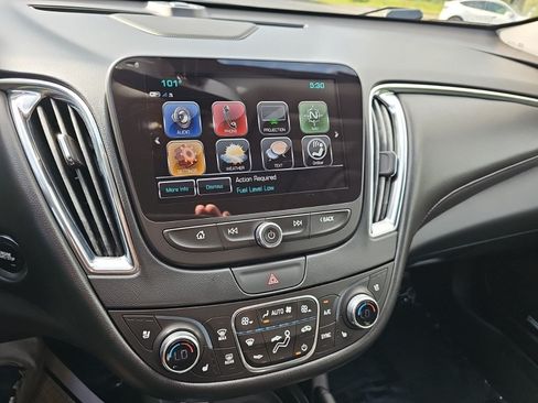 Used 2017 Chevrolet Malibu Premier w/ Premier Sun and Wheel Package FWD image 20