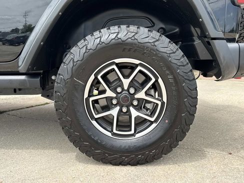 Used 2024 Jeep Wrangler Unlimited Rubicon AWD/4WD image 8