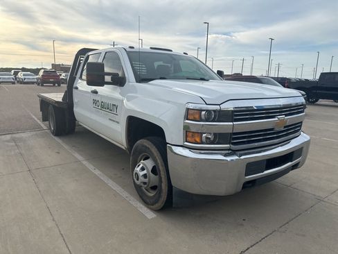 Used 2016 Chevrolet Silverado 3500 W/T w/ WT Convenience Package RWD image 3