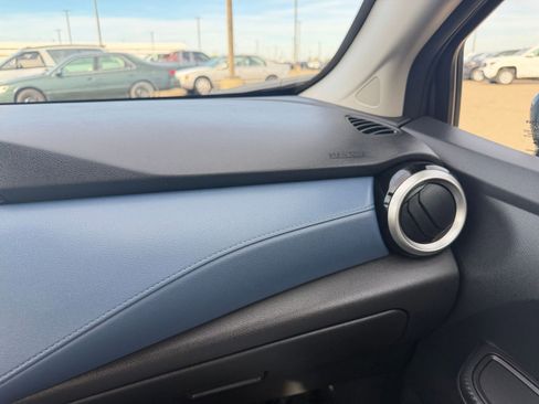 Used 2025 Nissan Versa SV image 35
