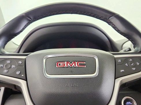 Used 2024 GMC Terrain SLT AWD/4WD image 17