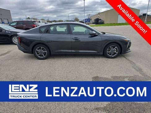 Used 2025 Kia K4 FWD image 1