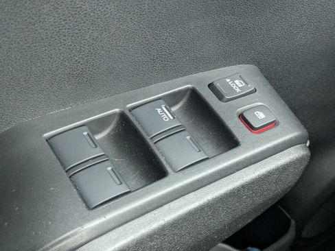 Used 2010 Honda Fit Sport image 27