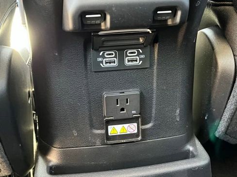 Used 2023 Jeep Wrangler Unlimited Rubicon AWD/4WD image 24