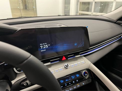 New 2026 Hyundai Elantra Limited image 29