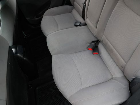 Used 2015 Hyundai Elantra SE image 10