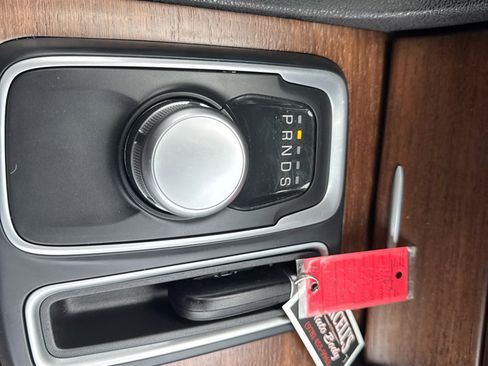 Used 2016 Chrysler 300 C Platinum w/ Safetytec Plus Group image 37