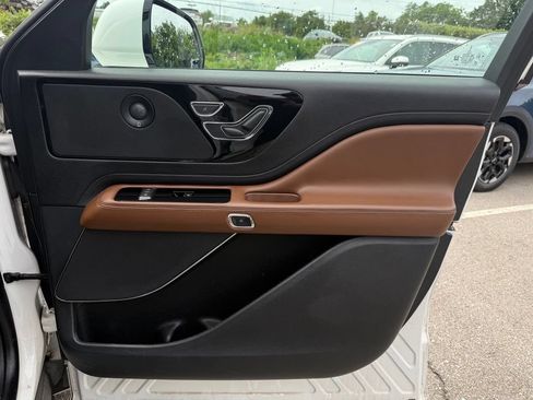 Used 2021 Lincoln Aviator Reserve w/ Equipment Group 208A AWD/4WD image 17
