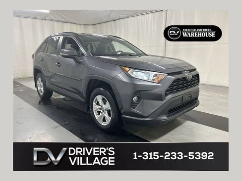 Used 2019 Toyota RAV4 XLE AWD/4WD image 1