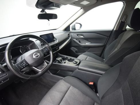 Used 2025 Nissan Rogue SV AWD/4WD image 9