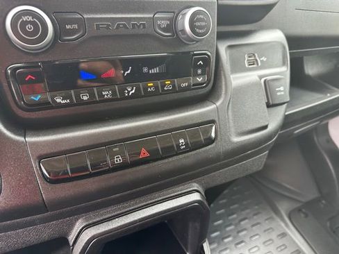 Used 2025 RAM ProMaster 2500 w/ Convenience Group FWD image 18