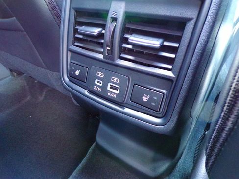 Certified 2026 Subaru Outback Limited AWD/4WD image 9