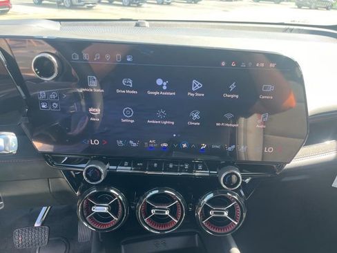 New 2025 Chevrolet Blazer EV RS image 24