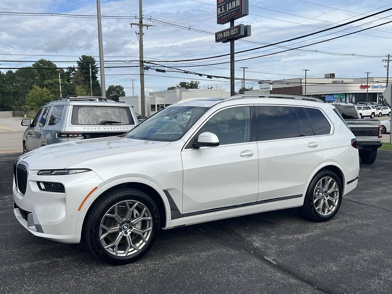 Used 2024 BMW X7 xDrive40i w/ Executive Package AWD/4WD image 3