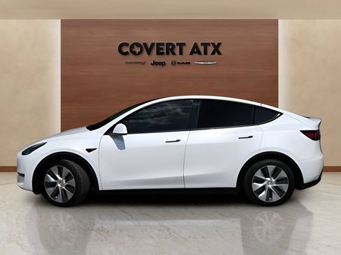 Used 2021 Tesla Model Y Long Range AWD/4WD image 2
