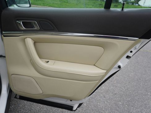 Used 2013 Lincoln MKS FWD image 15