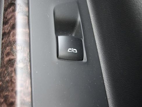 Used 2023 GMC Acadia Denali w/ Denali Ultimate Package AWD/4WD image 27