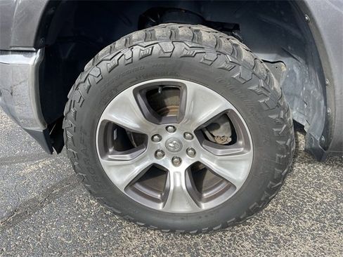 Used 2019 RAM 1500 Laramie image 10